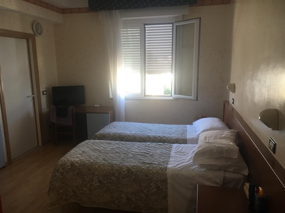 Hotel Alexander Resort 리미니 외부 사진